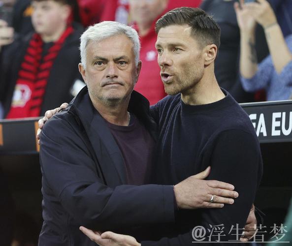 阿隆索主动拥抱瓜迪奥拉表达敬意 阿隆索主动拥抱瓜迪奥拉表达敬意